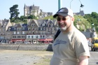 Another rare shot of yours truly, taken for me by Martyn with my SLR.  Unfortunately, the camera decided to focus on Cancale instead of me.... (or that may be fortunately, actually.....)  And yes, the t-shirt does say 'Mulsanne'.....  ;-)